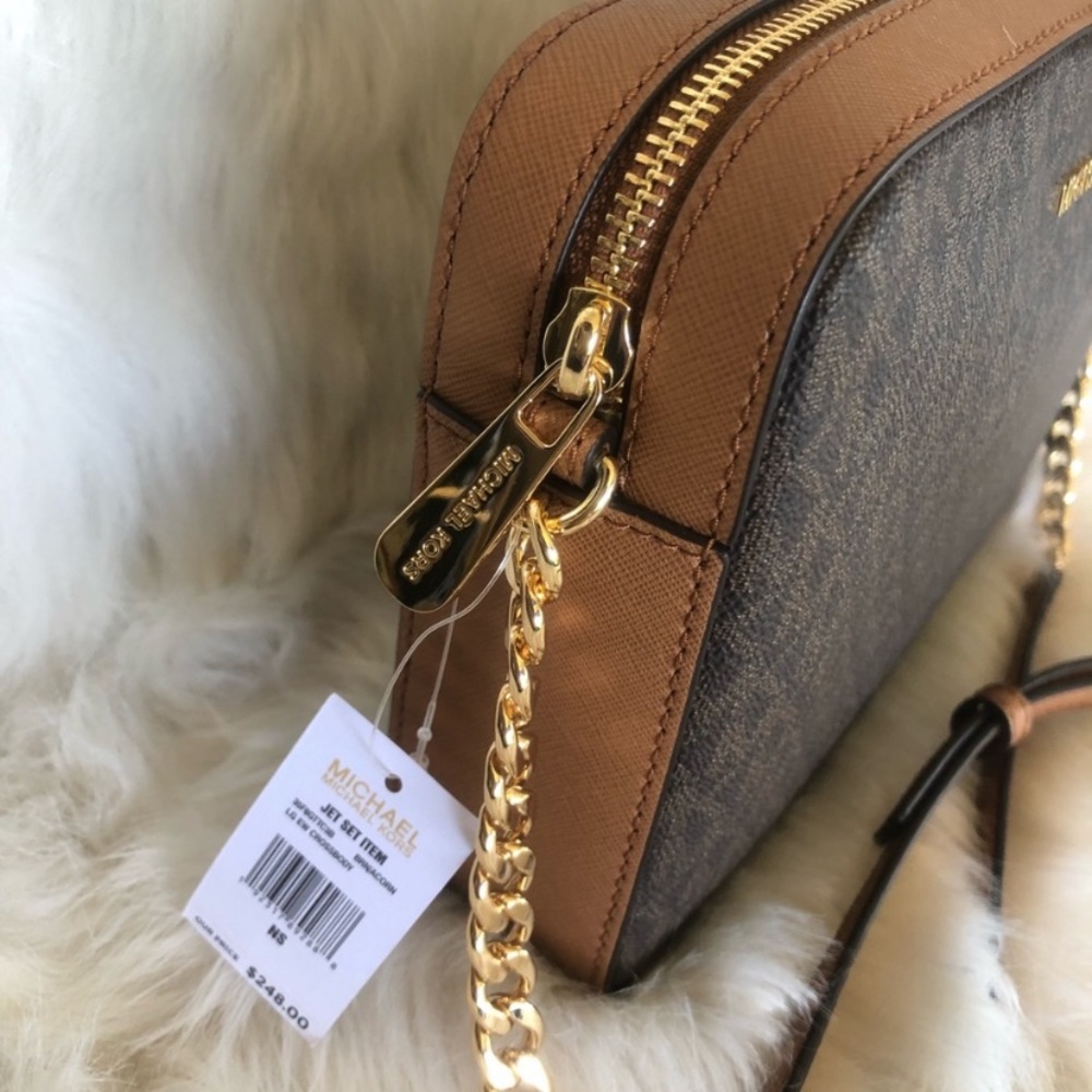 Last one ‼️New MK Jet Set Large Crossbody - Picture 3 of 5